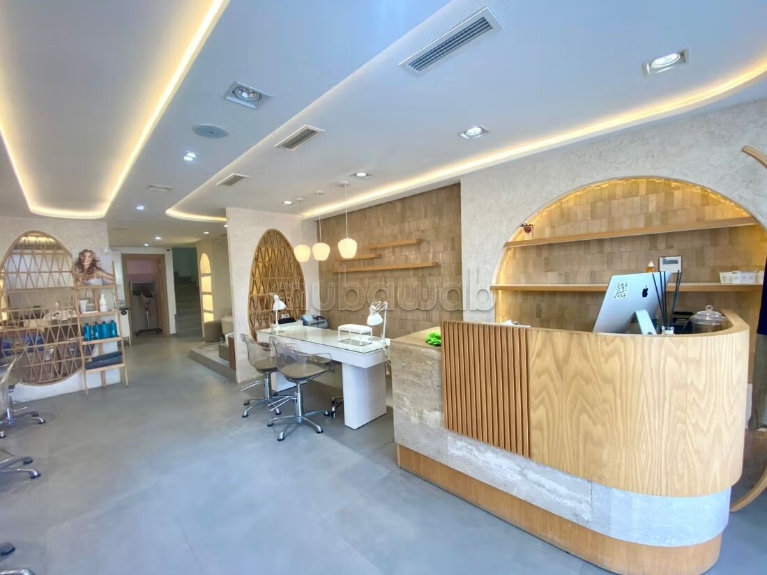 Salon de coiffure esthétique 114m² à louer à Casablanca — Photo 8