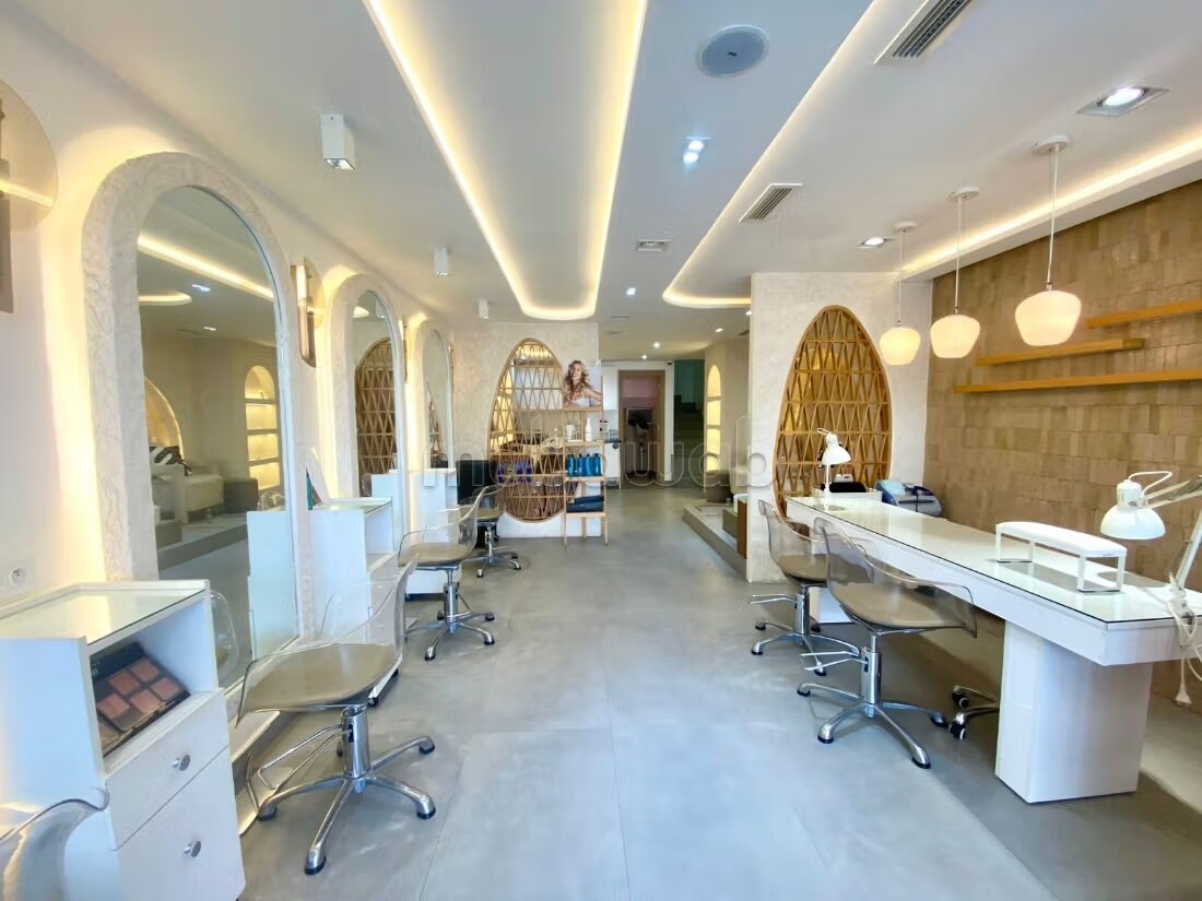 Salon de coiffure esthétique 114m² à louer à Casablanca — Photo 9