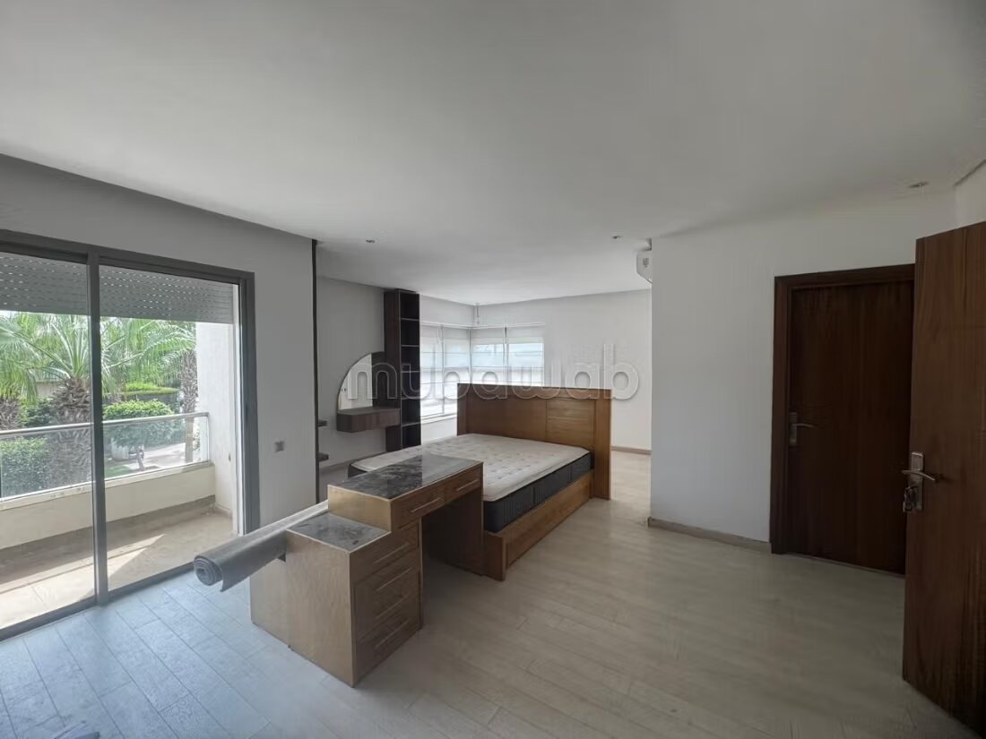 Villa 350 m² à louer — Photo 10