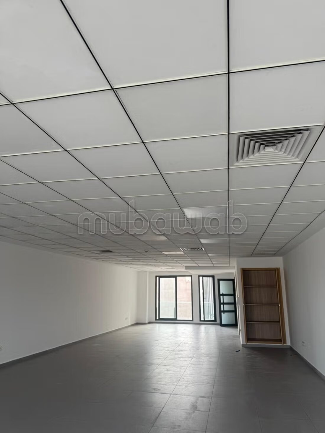 Bureau 100 m² à louer à الدار البيضاء — Photo 3