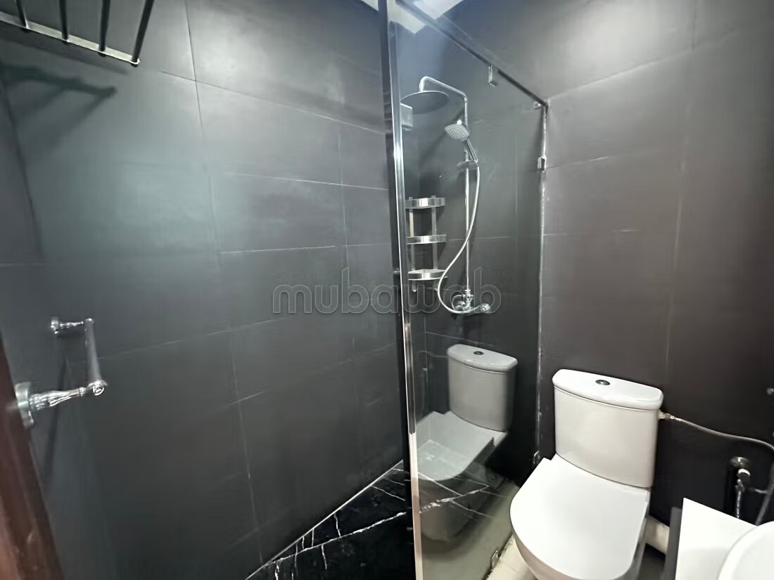 شقة 2 غرف نوم 120 م² للإيجار في الدار البيضاء — Photo 9