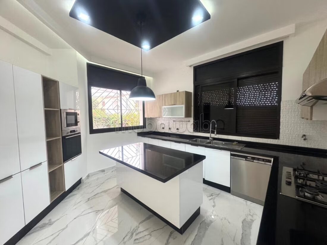 فيلا 550 متر مربع للإيجار في الرباط (حي رياض) — Photo 7