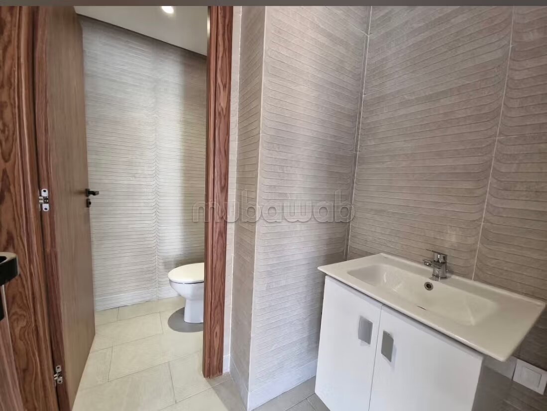 Bureau 69 m² à louer à Casablanca — Photo 6