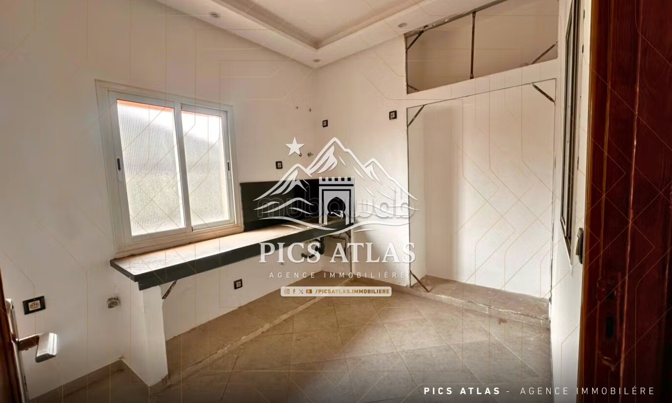 Office 1119 m² for sale in Marrakech (Sidi Ghanem) — Photo 8