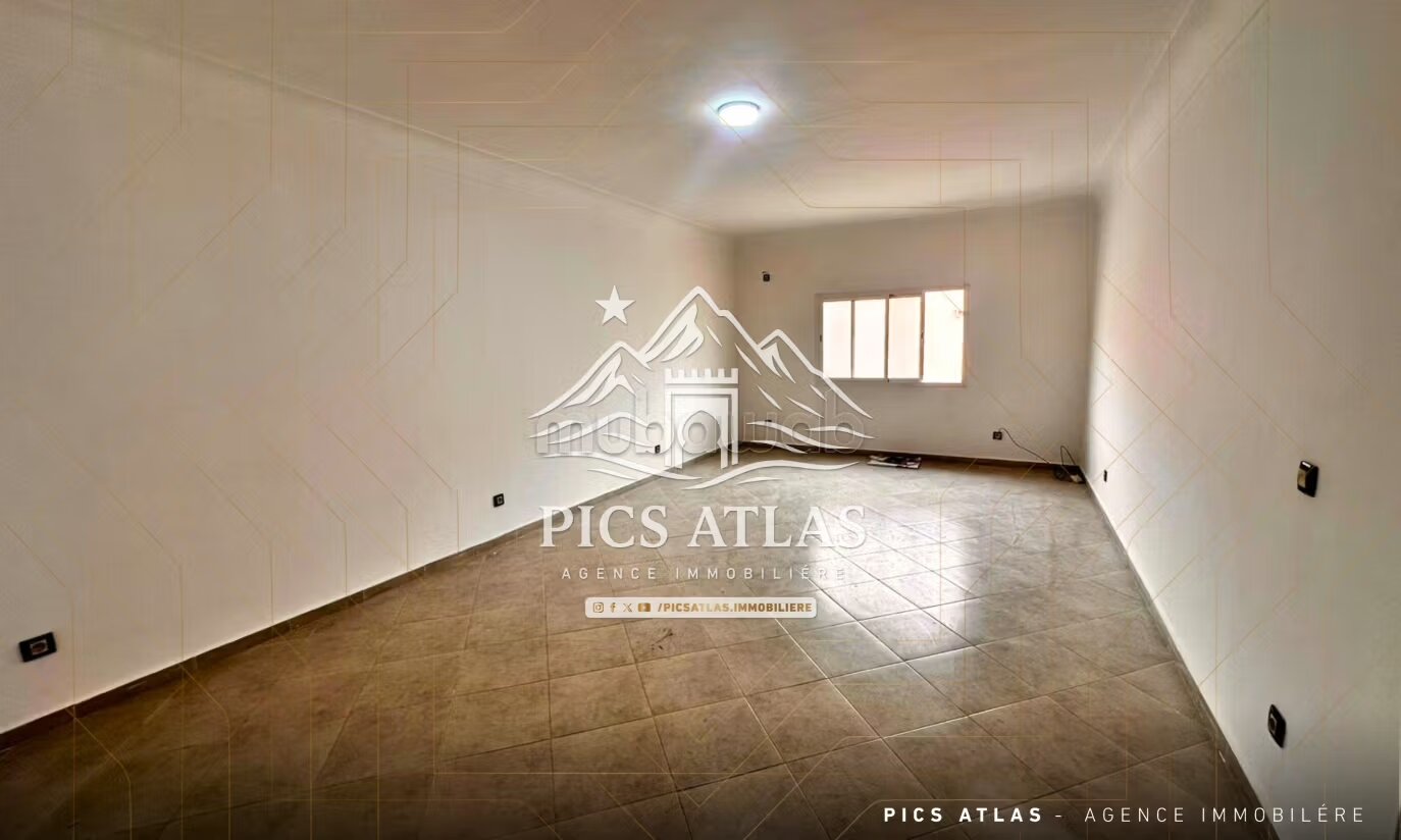 Office 1119 m² for sale in Marrakech (Sidi Ghanem) — Photo 11