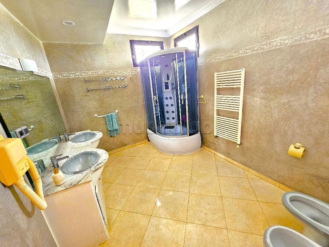 Villa 1000 m² for Rent in Rabat — Photo 202