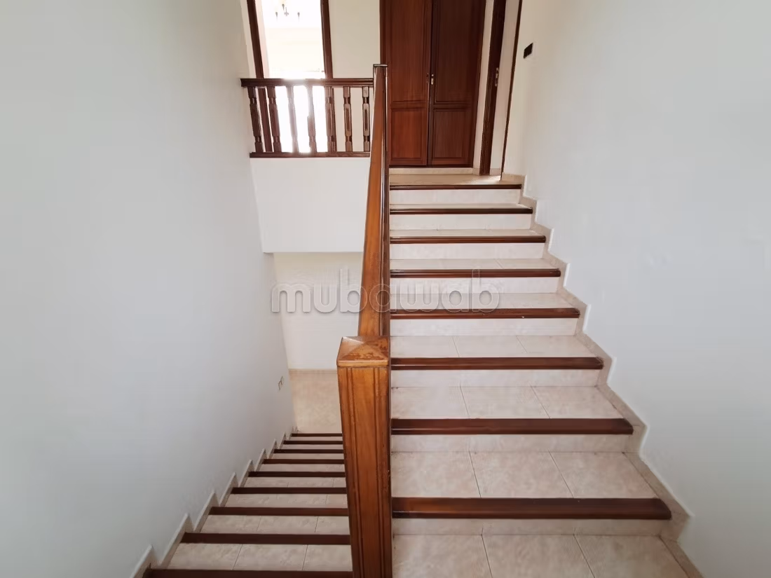 900 m² Villa for Rent in Rabat — Photo 4
