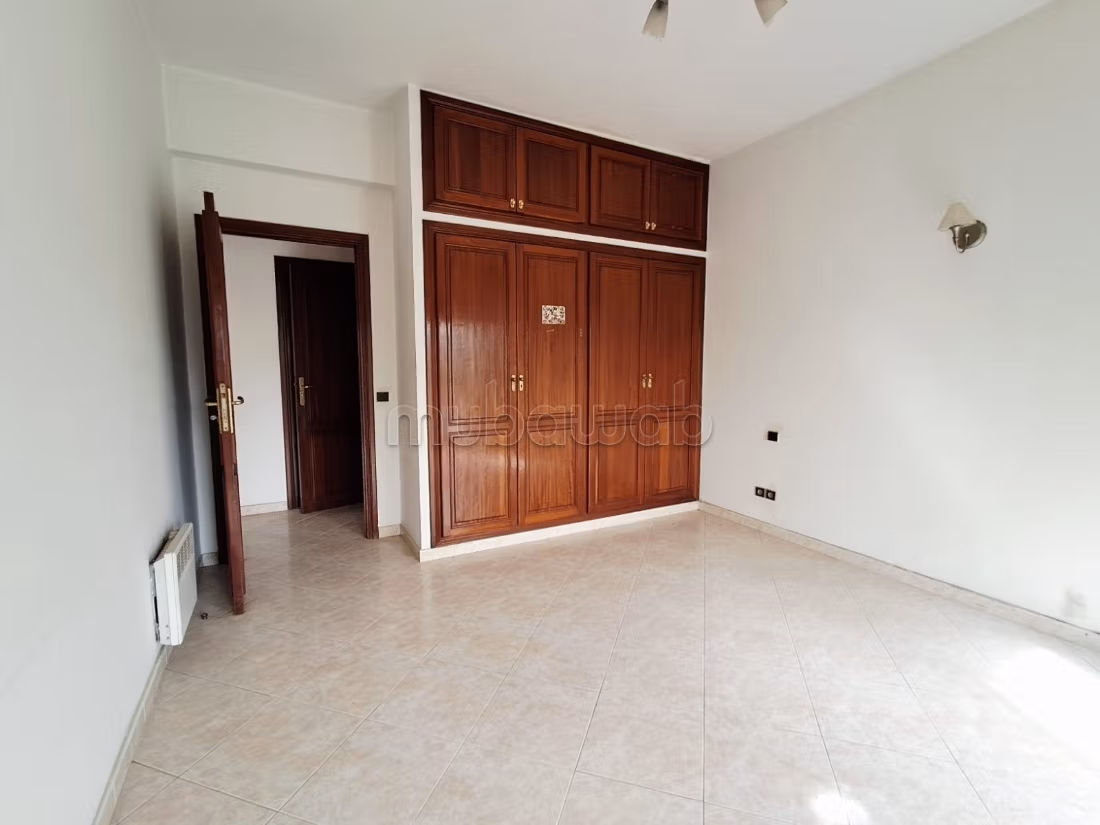 900 m² Villa for Rent in Rabat — Photo 20