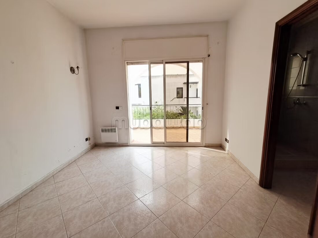 900 m² Villa for Rent in Rabat — Photo 9