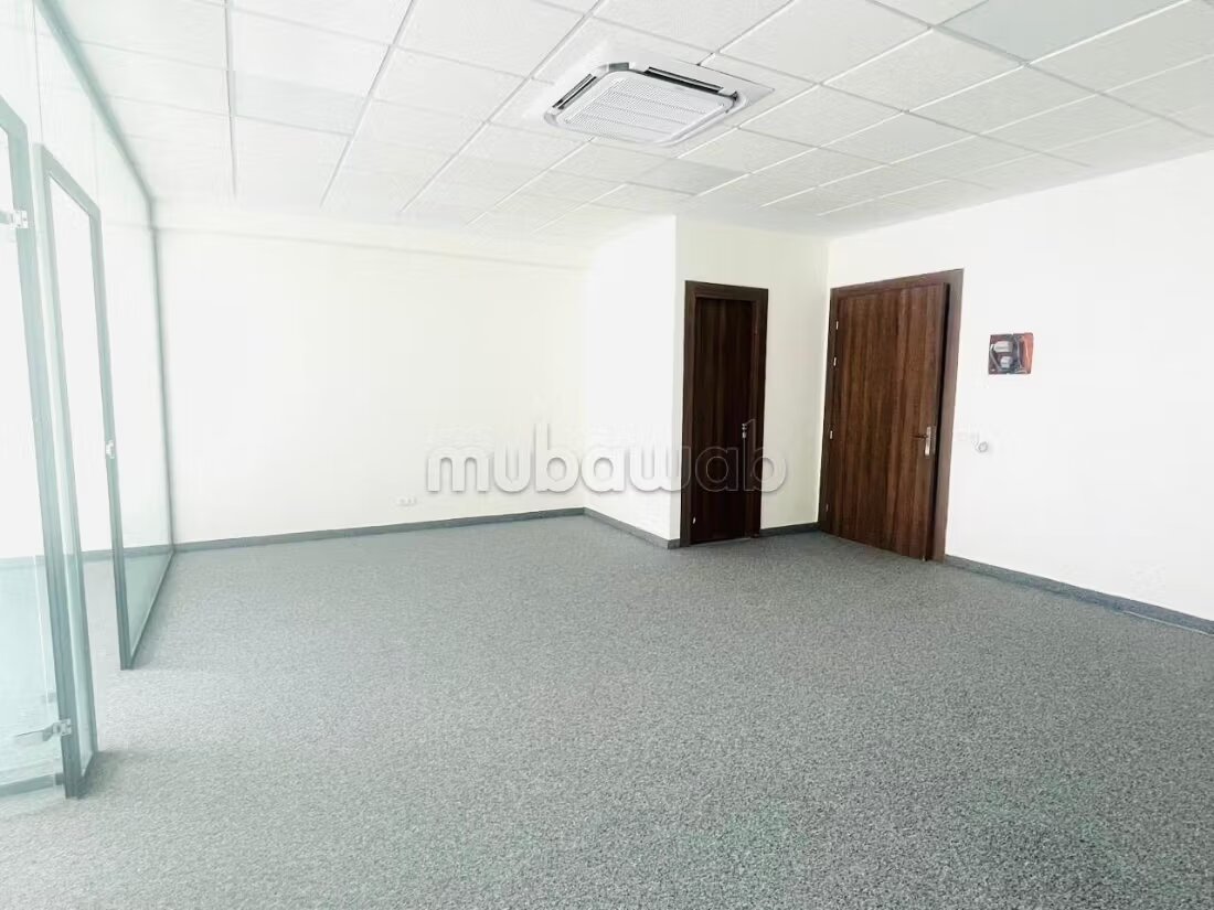 Office 71 m² for rent in Casablanca — Photo 2