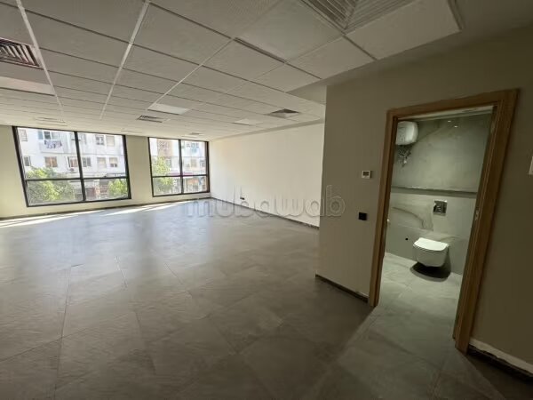 Office 71 m² for rent in Casablanca — Photo 4