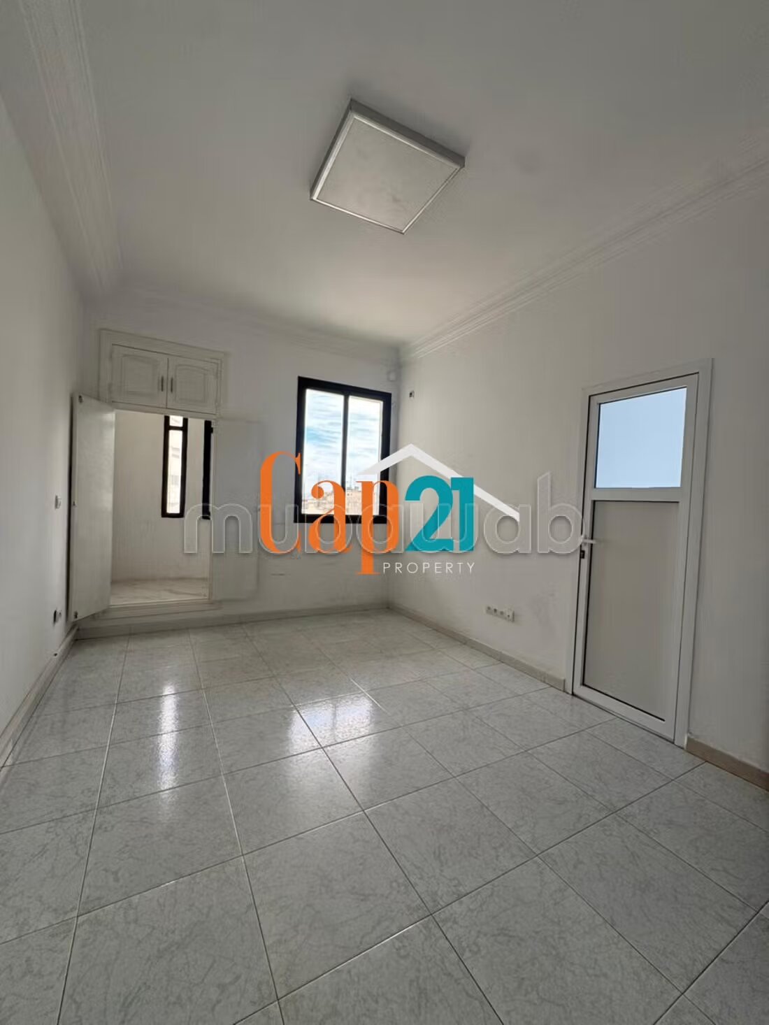 Office 47 m² for rent in Tangier — Photo 139