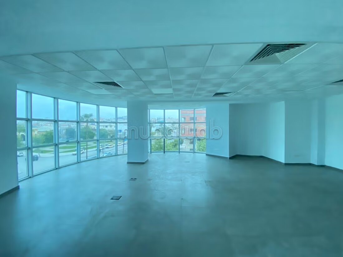 Office 47 m² for rent in Tangier — Photo 194