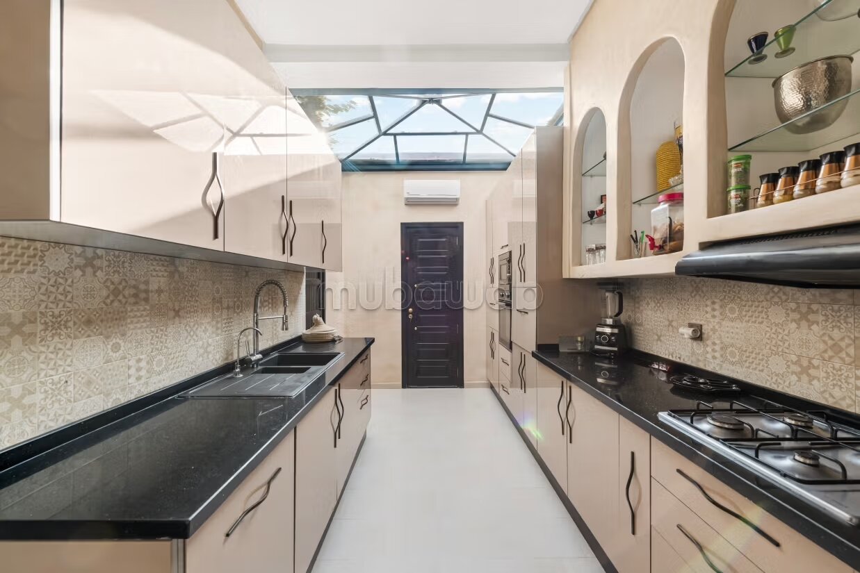 Villa 338 m² rénovée avec piscine et rooftop à vendre à Marrakech — Photo 21