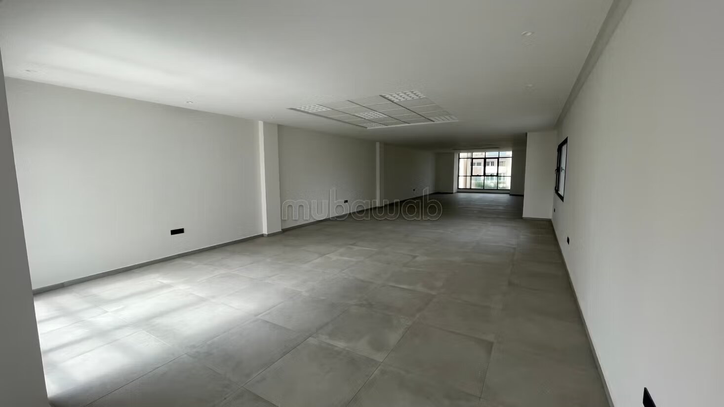 Vend bureaux à Agdal.
Superficie 147 m².
Ascenseur et garage