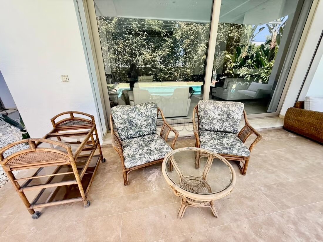 Villa 800 m² for rent in El Menzeh — Photo 11