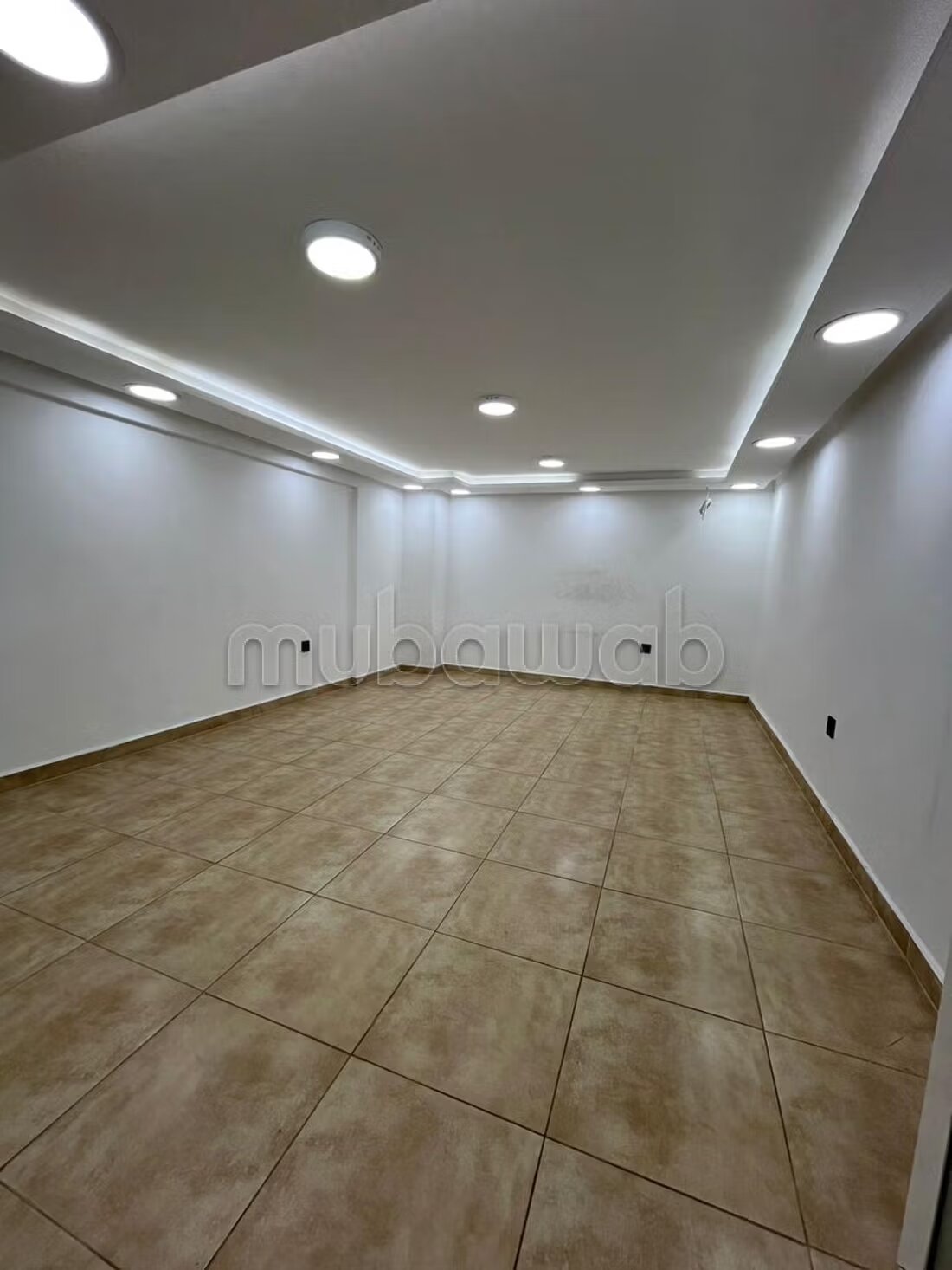 65m² Commercial Space for Rent in Beauséjour — Photo 8