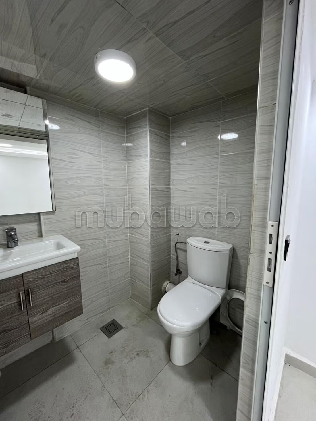 65m² Commercial Space for Rent in Beauséjour — Photo 12