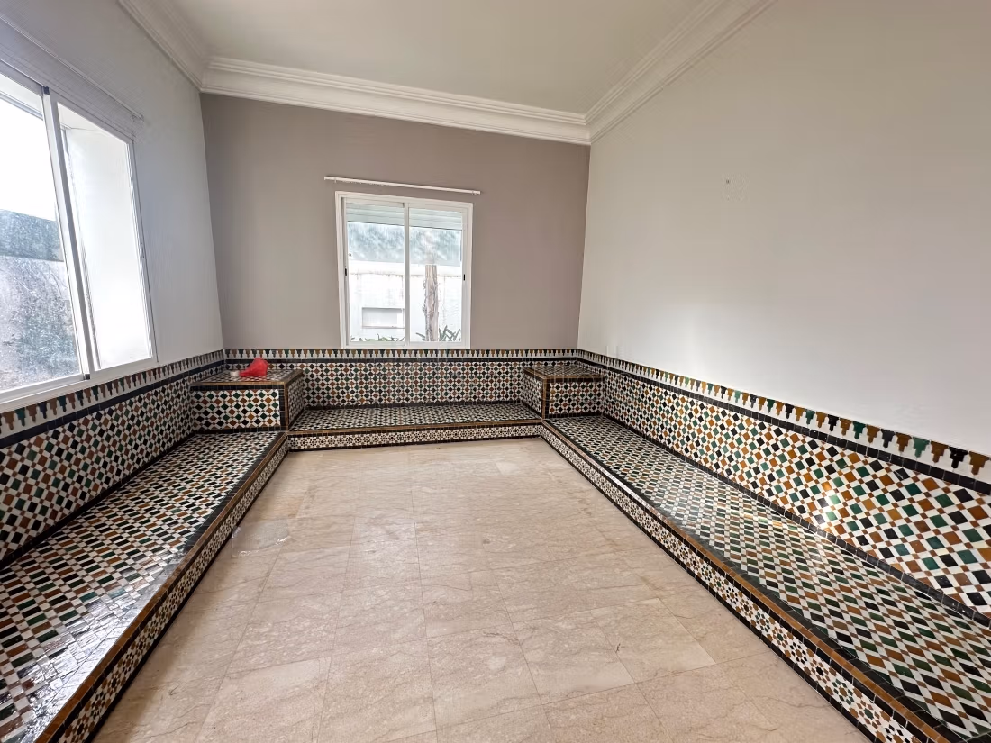 Villa 650 m² for rent in Casablanca — Photo 9