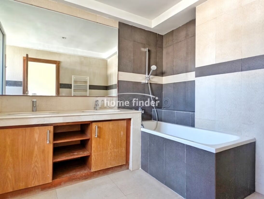 فيلا حديثة 649 م² للبيع في الدار البيضاء (ال oasis) — Photo 12