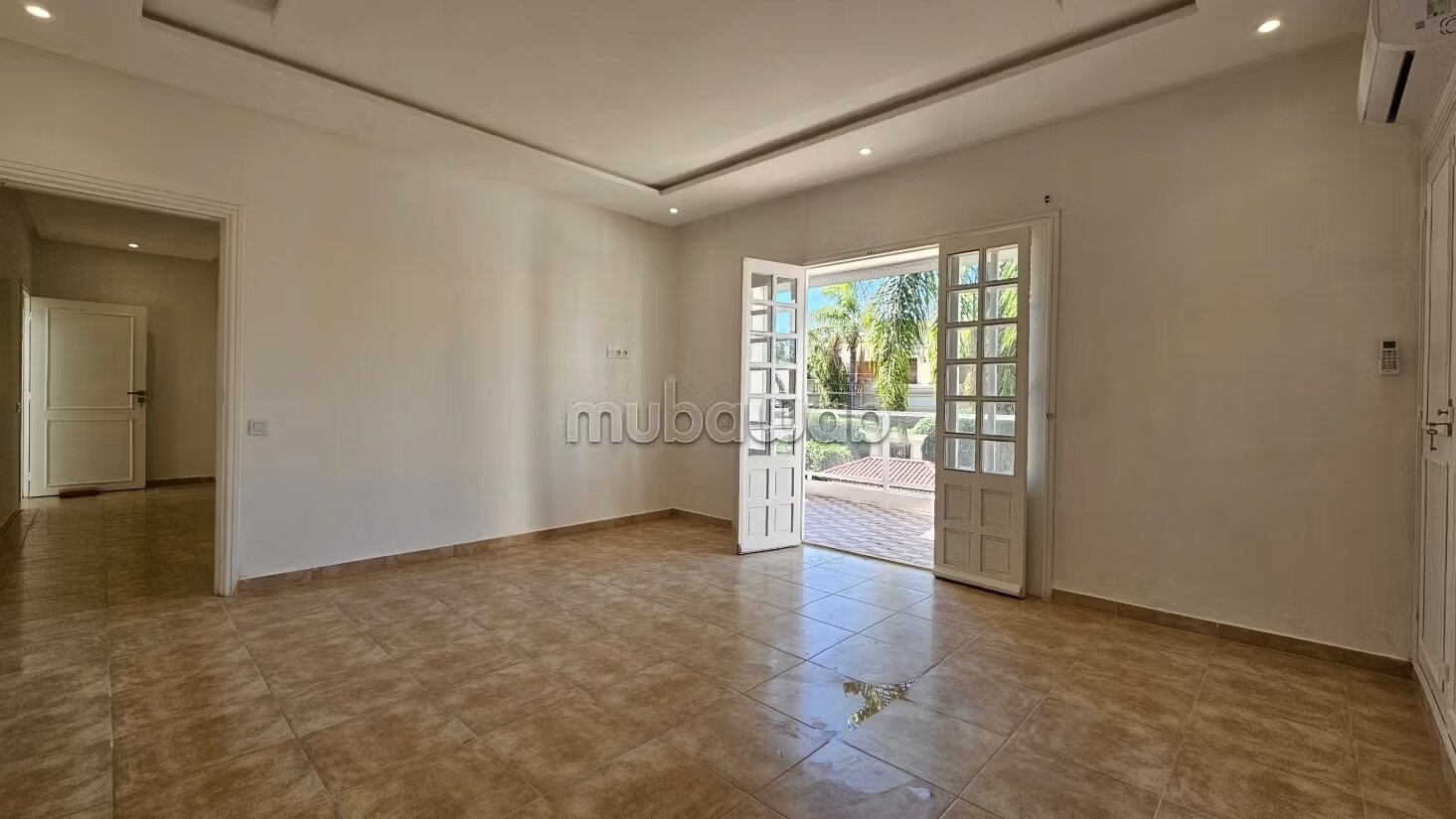 Villa 700 m² à louer à Casablanca — Photo 11