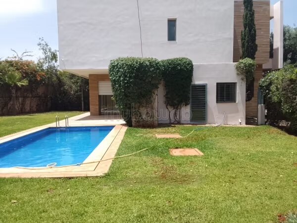 Villa 700 m² à louer à Casablanca — Photo 32