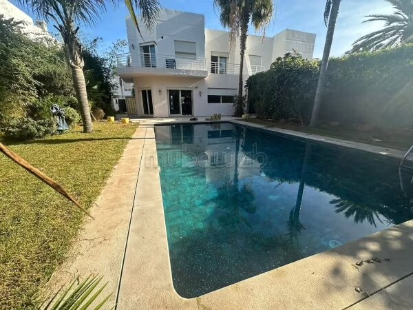 Villa 450 m² à louer à Casablanca — Photo 25