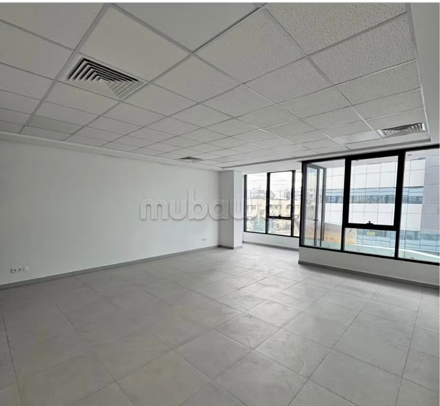 Office 58 m² for Rent in Casablanca — Photo 4