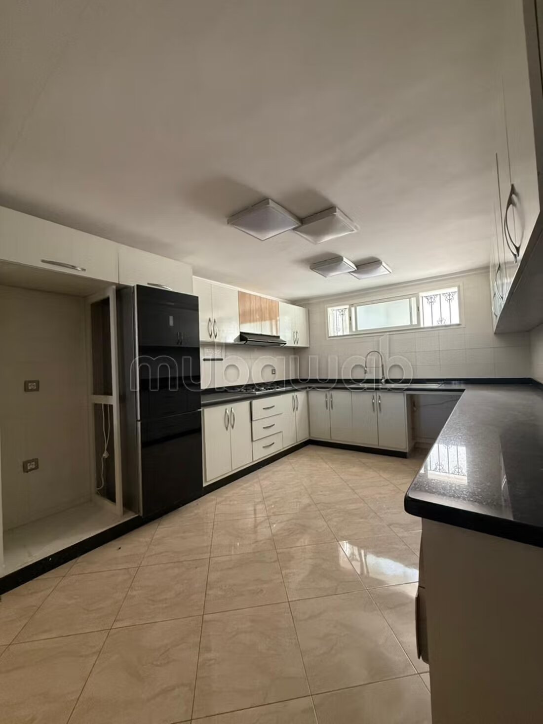 Villa 375 m² for long-term rent in Tangier (Boubana) — Photo 18