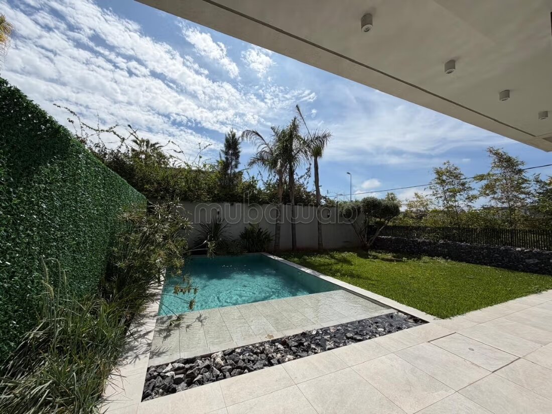 Villa 220 m² à louer à Dar Bouazza — Photo 22