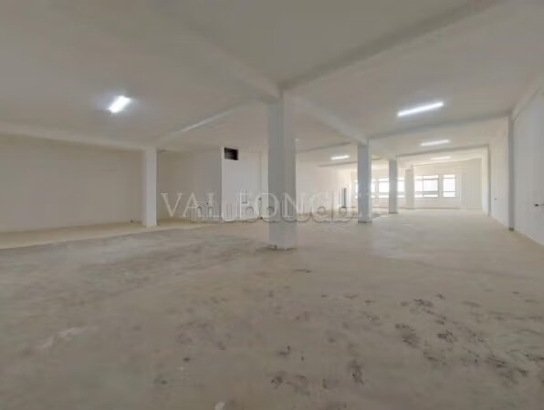 1600 m² Office for Rent in Casablanca — Photo 4