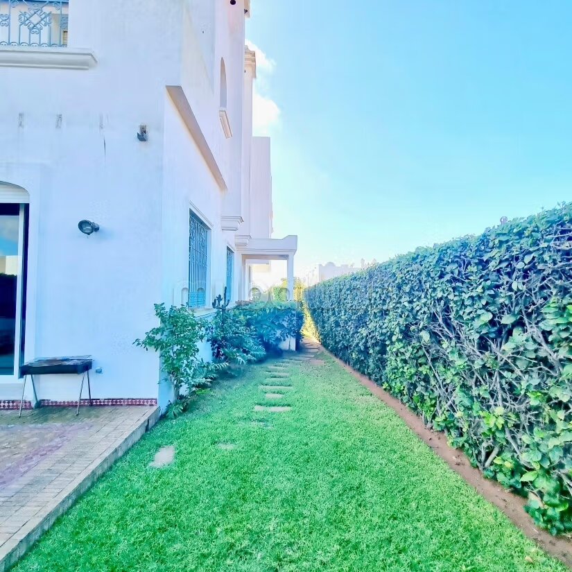 فيلا 450 م² للإيجار في الدار البيضاء — Photo 16
