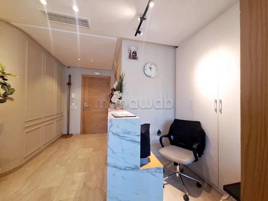 Office 65 m² for Rent in Casablanca — Photo 9