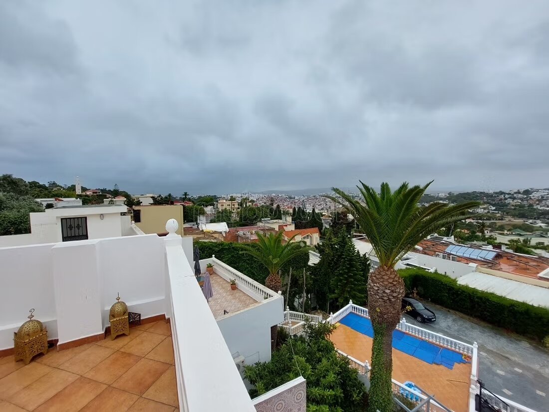 Villa 300 m² à louer à Tanger (Jbel Kbair) — Photo 9