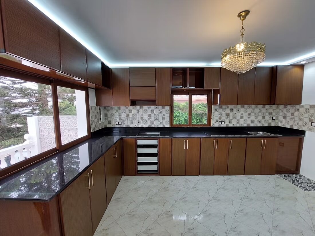 Villa 300 m² à louer à Tanger (Jbel Kbair) — Photo 13