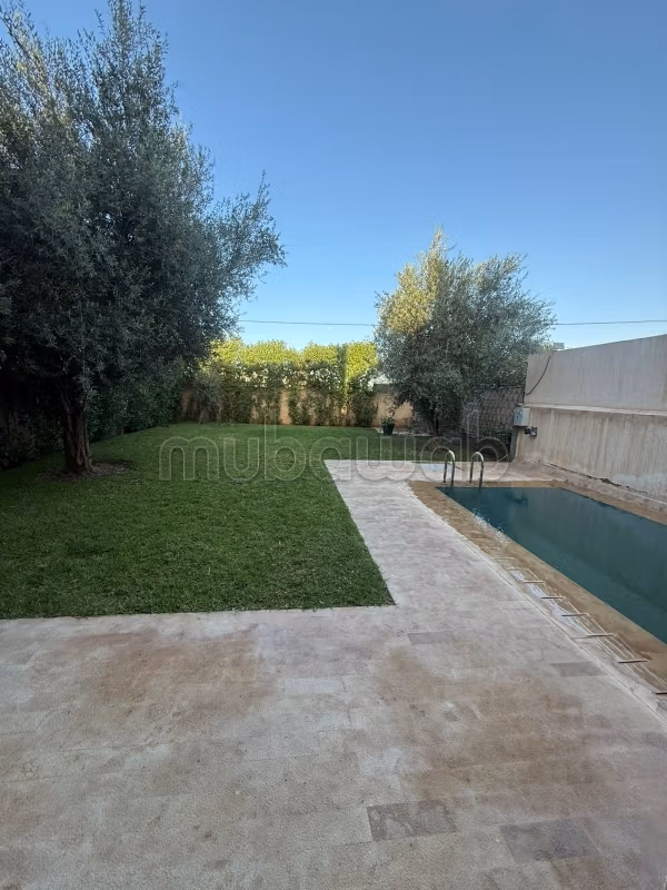Villa 553 m² à louer à Marrakech — Photo 3