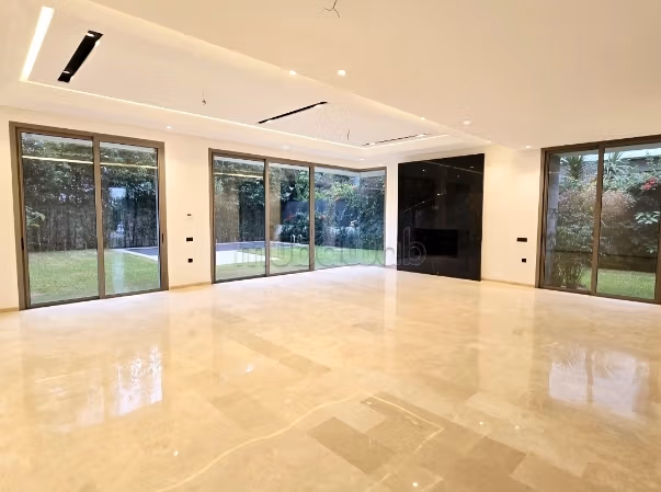 فيلا 658 م² للإيجار في الدار البيضاء — Photo 24