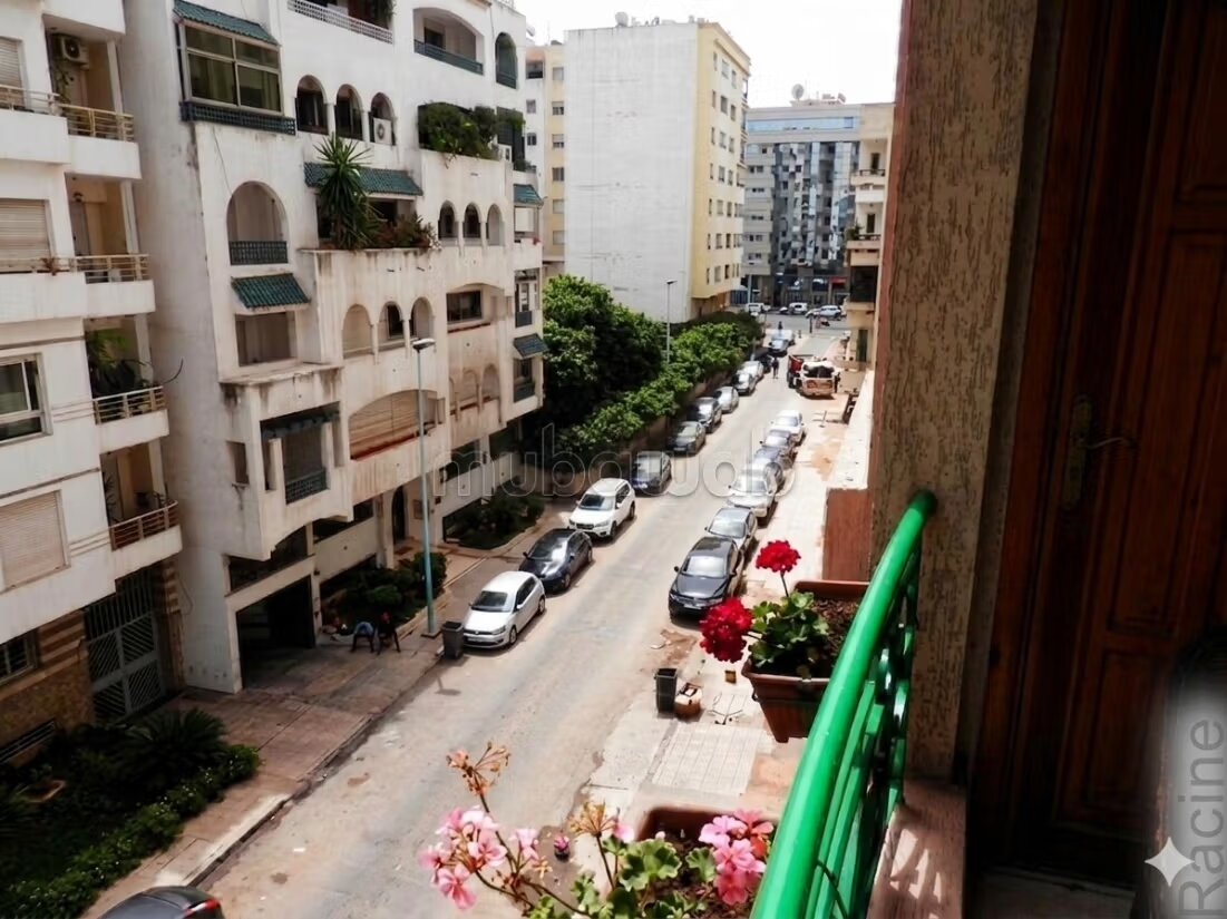 Modern Apartment 100 m² for Rent in Casablanca (Racine) — Photo 6