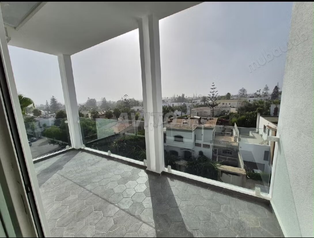 55 m² Apartment for Sale in Oasis, Casablanca — Photo 2