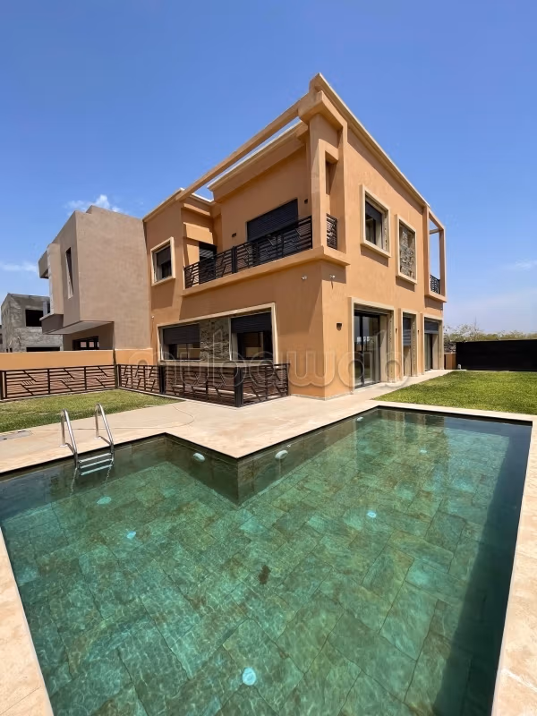 260 m² Villa for Sale on Ourika Road — Photo 5