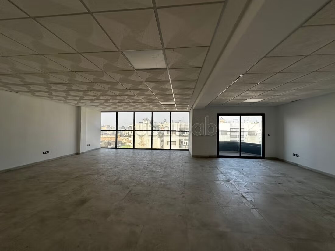 Bureau neuf 82 m² à louer à Casablanca (Roches Noires) — Photo 4