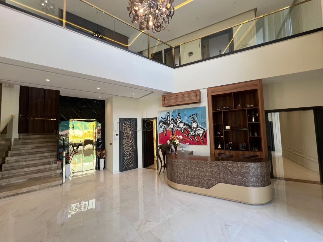 1700 m² Villa for Sale in Souissi — Photo 14