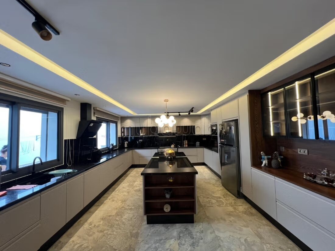 1700 m² Villa for Sale in Souissi — Photo 58