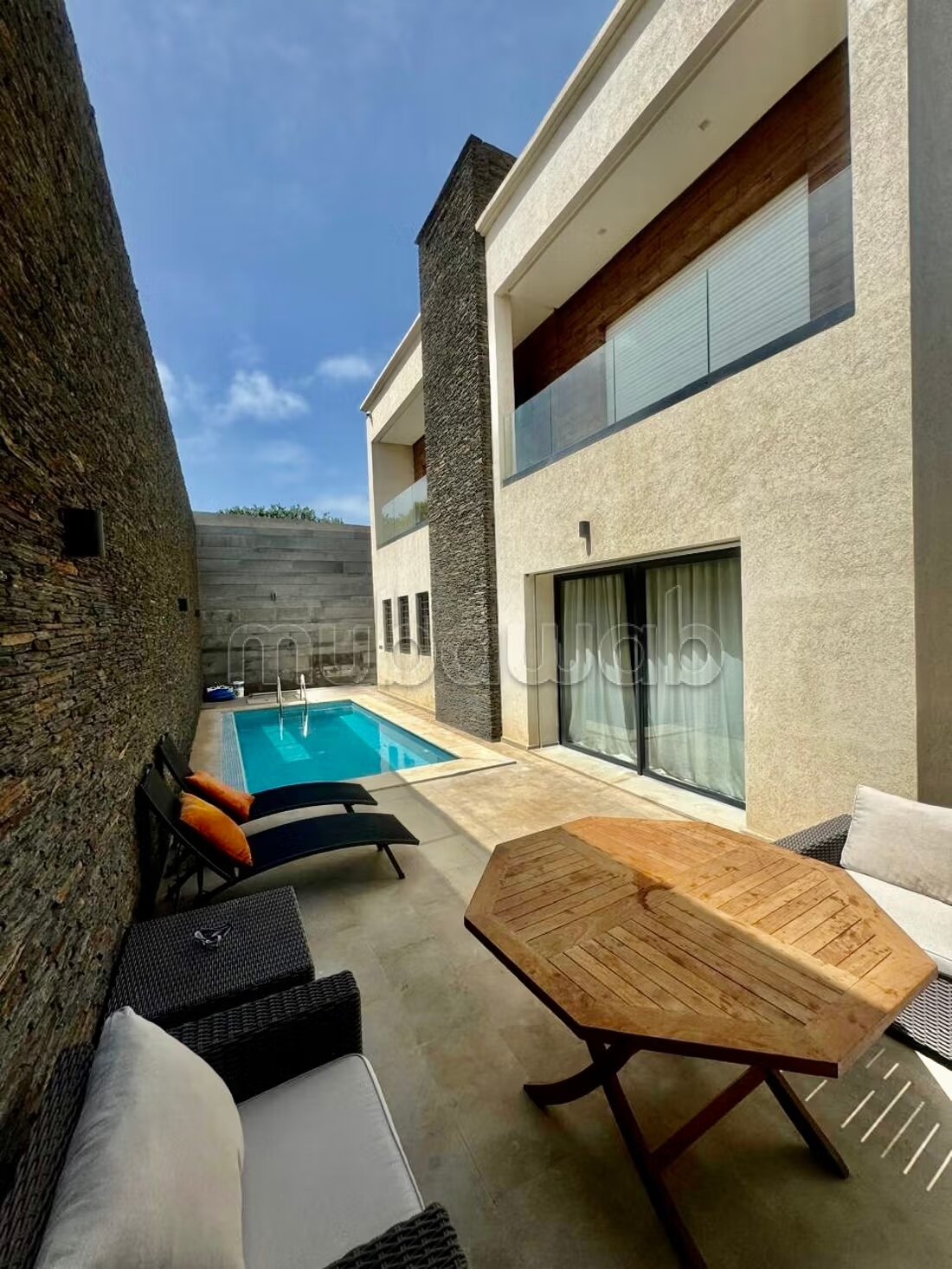 Villa 600 m² à louer à Rabat