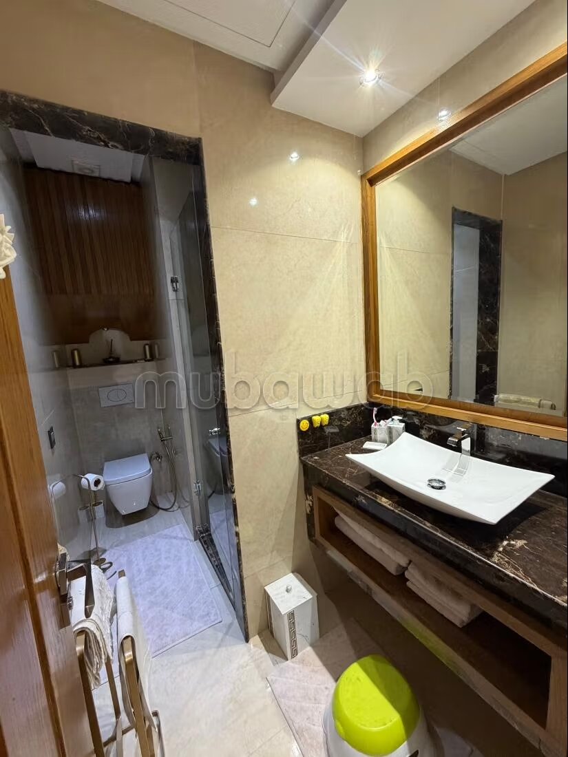 شقة 190 م² للإيجار في الدار البيضاء — Photo 19