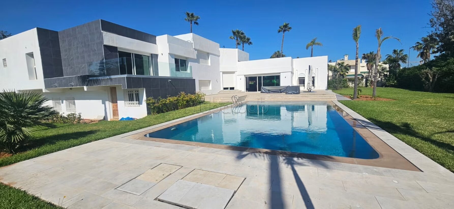 Villa 2000 m² à louer à Rabat – Souissi — Photo 2
