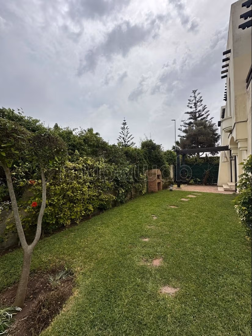 Villa 215 m² à louer à Casablanca — Photo 4