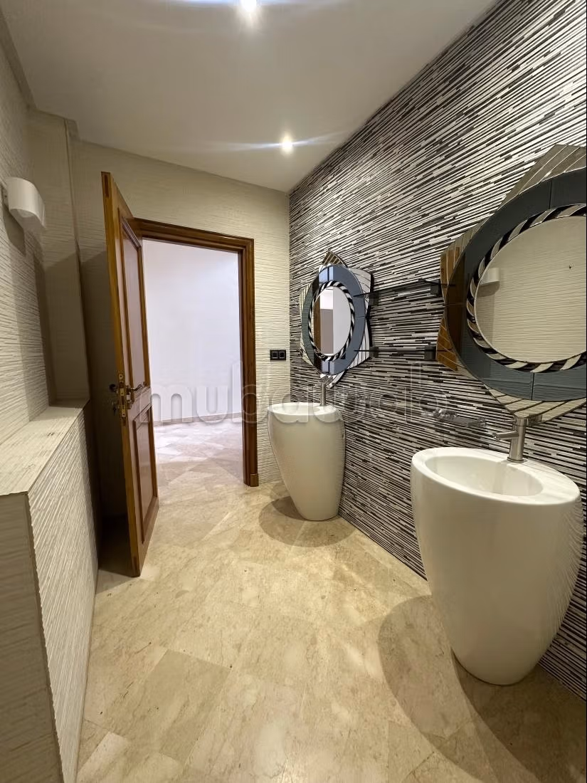 Villa 215 m² à louer à Casablanca — Photo 18