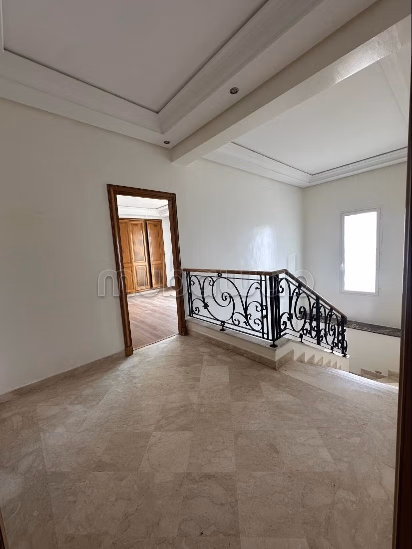 Villa 215 m² à louer à Casablanca — Photo 24