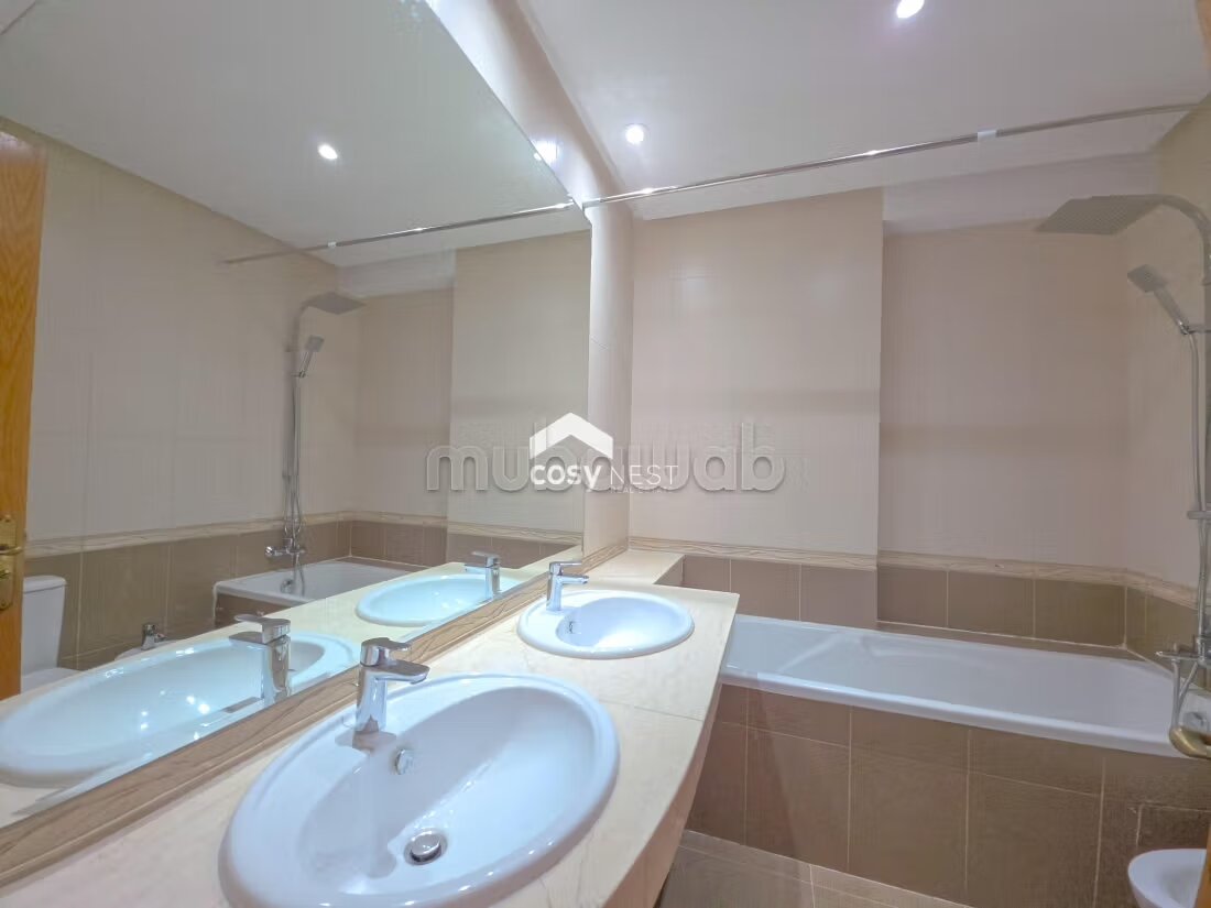 Appartement 220 m² rénové à louer à Casablanca — Photo 10